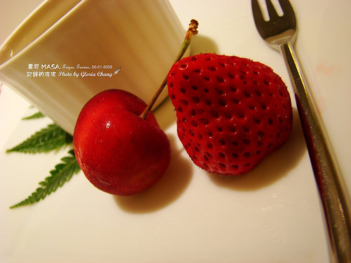 MASA 甜點的櫻桃跟草莓